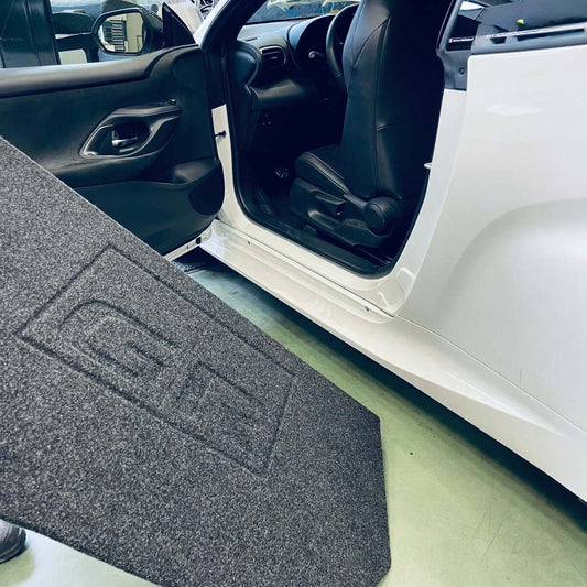 Rear Seat delete with GR logo by RSI c6