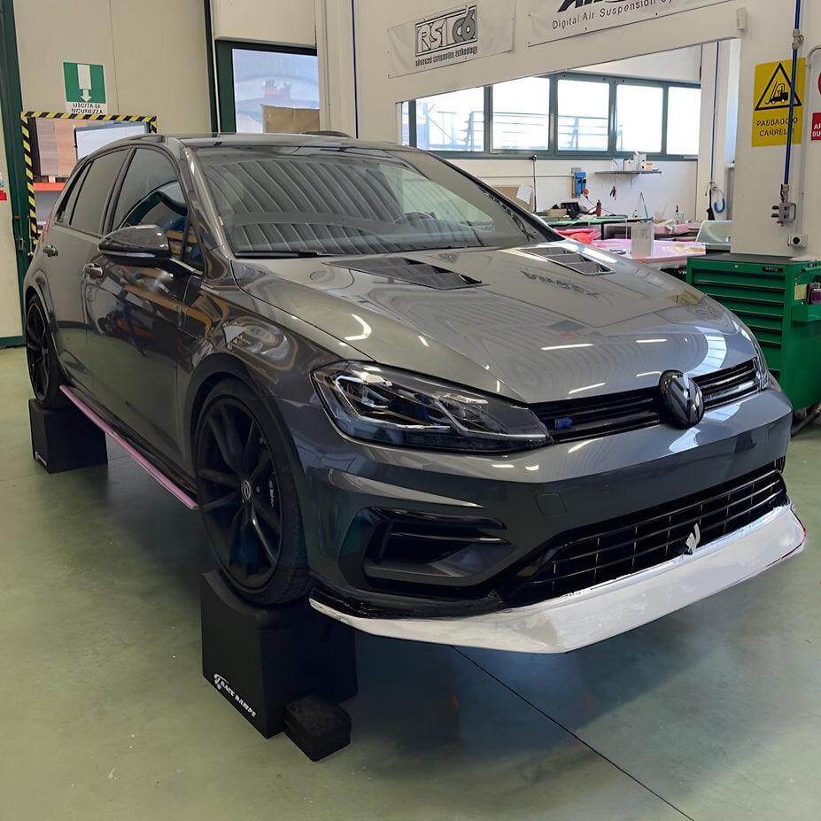 Side Skirts in Carbon Fiber - VW GOLF 7.5 GTI & R - RSI c6