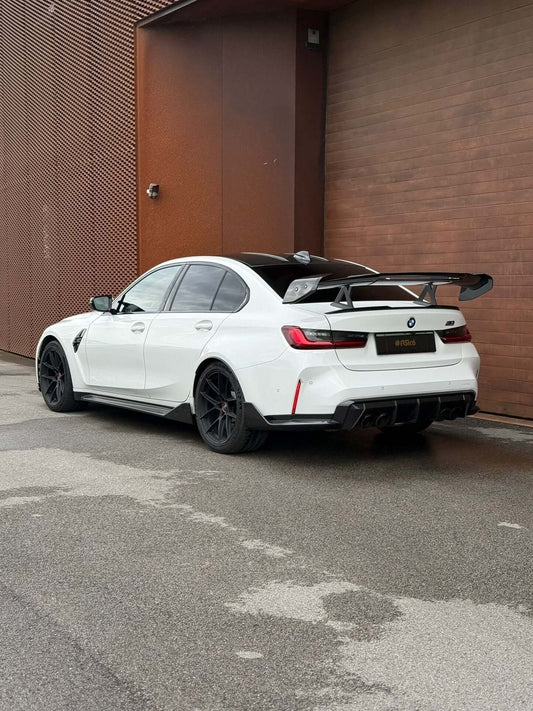 The trasformation of a BMW M3 G80 from a stock car to a full cabon car
