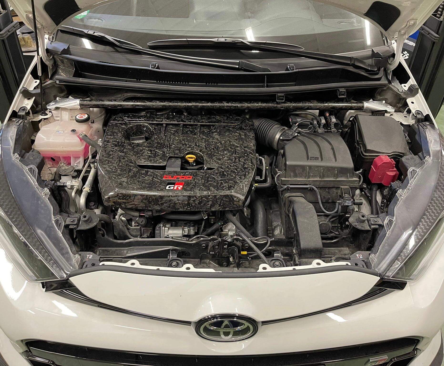 Engine Cover in Forged Carbon Fiber - Toyota GR Yaris - RSI c6