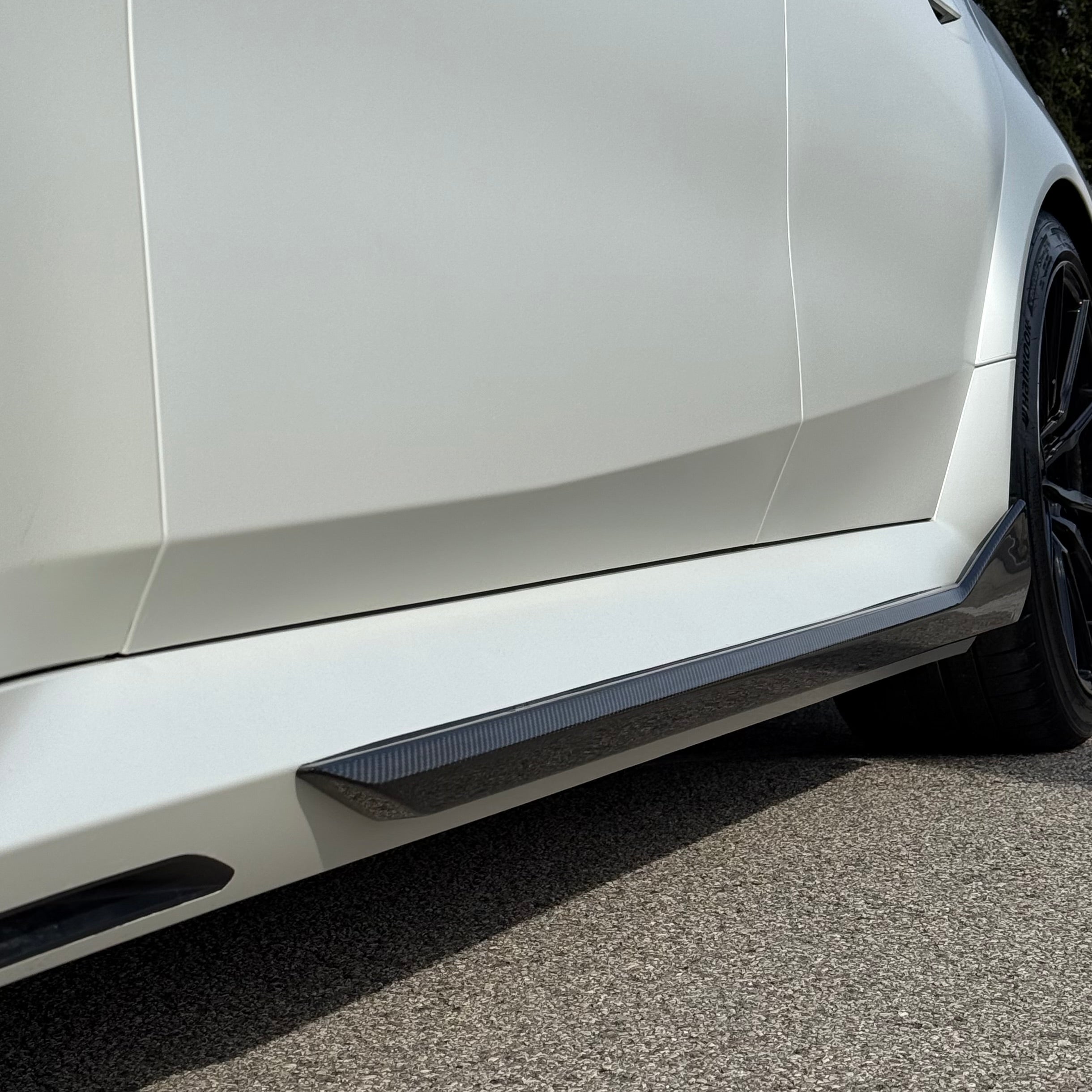 Sides Skirts in Prepreg Carbon Fiber for BMW M5 G90/G99 by RSI c6