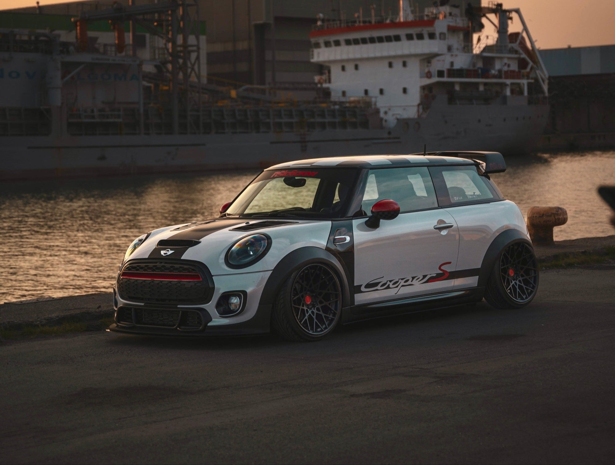 Carbon Fiber body kit for MINI F56: wide arches, fenders, sides skirts, front lip, extractor, Gp3 spoiler by RSI c6