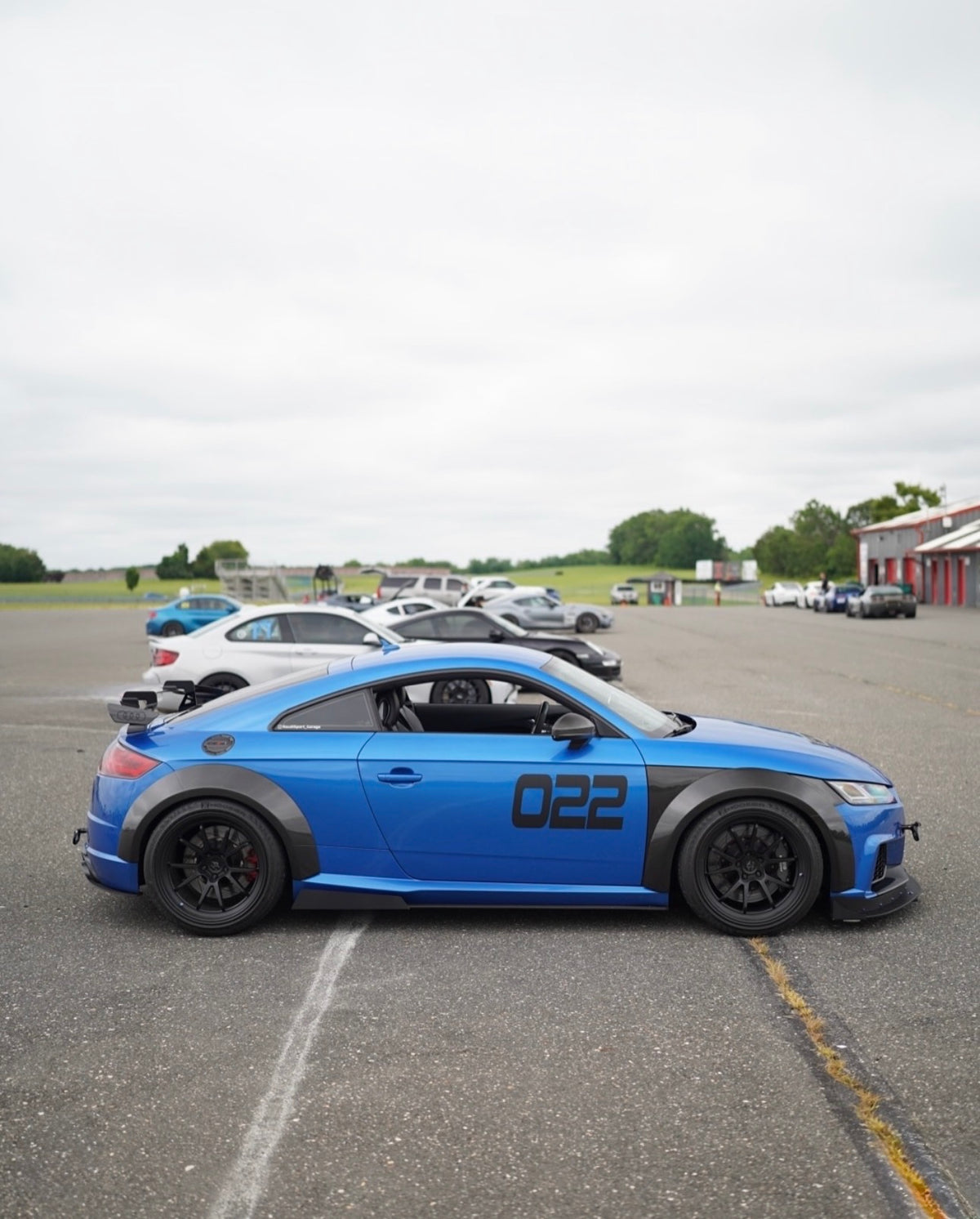 a full body kit for your AUDI TT 8S mk3 in carbon fiber: from wide arches to big spoiler, fuel cap, sides skirtsand other more
