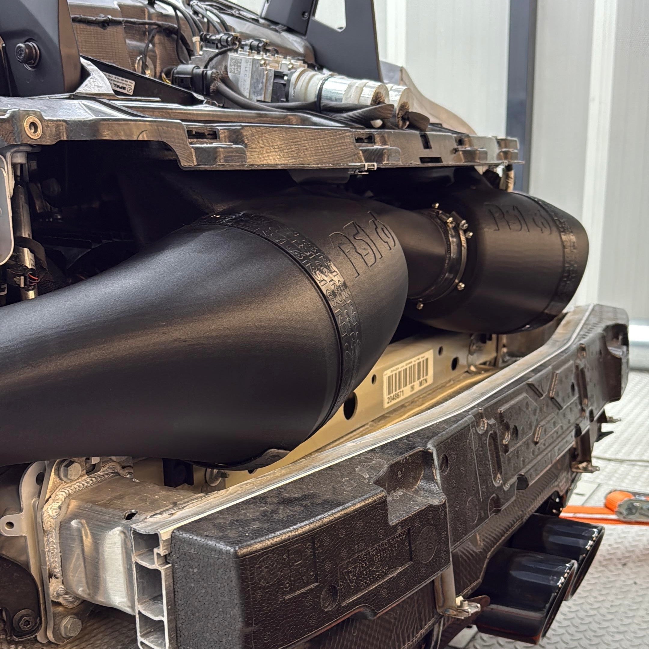 Intake in Prepreg Carbon Fiber for PORSCHE 992 GT3 RS by RSI c6