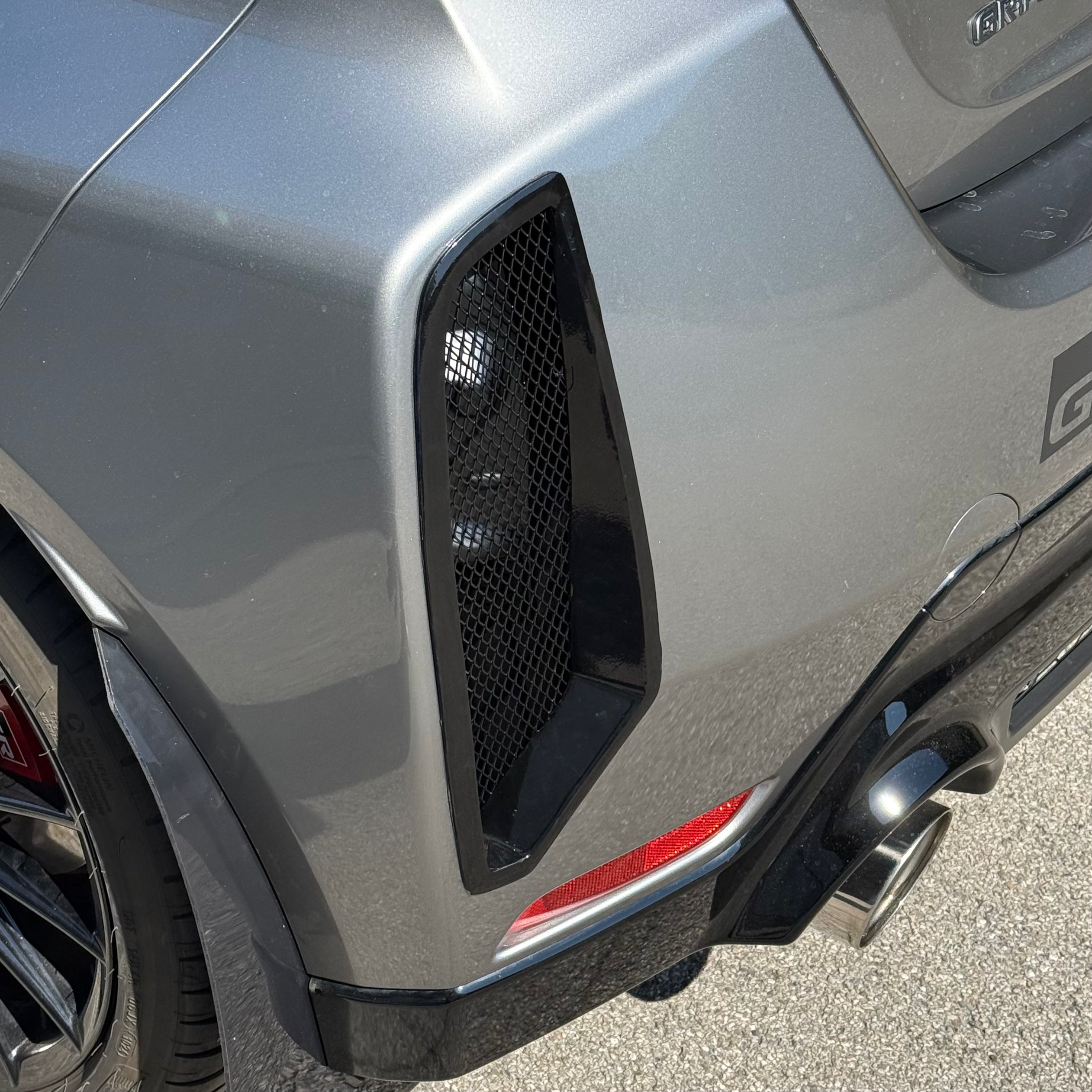 Rear Bumper Air Duct in Carbon Fiber - Toyota GR Yaris mk1 & mk2