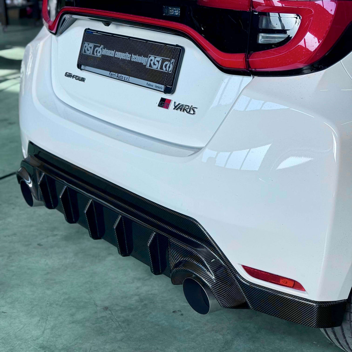 Rear Diffuser in Carbon Fiber for Toyota GR Yaris mk2 | RSI c6