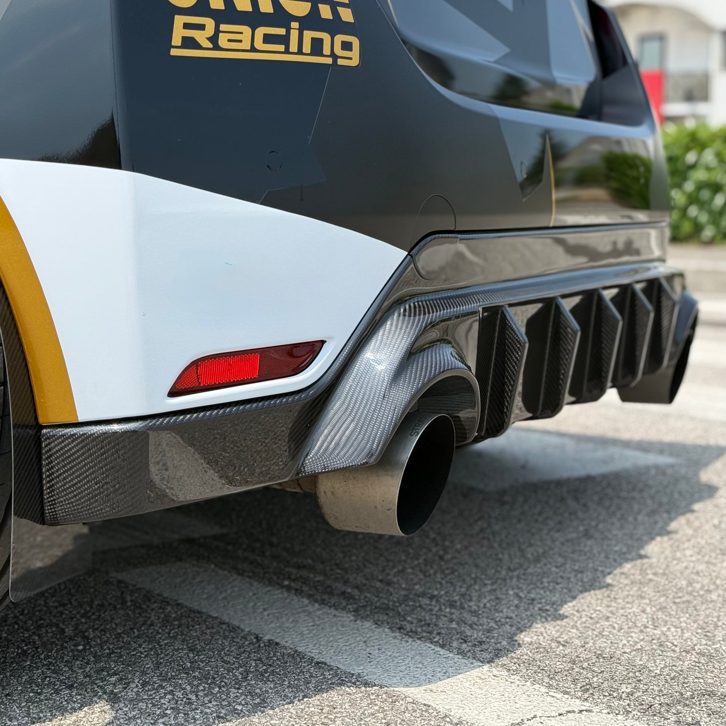 Extractor, Sides skirts & front lip Body Kit in Carbon or Forged Carbon - Toyota GR Yaris mk2