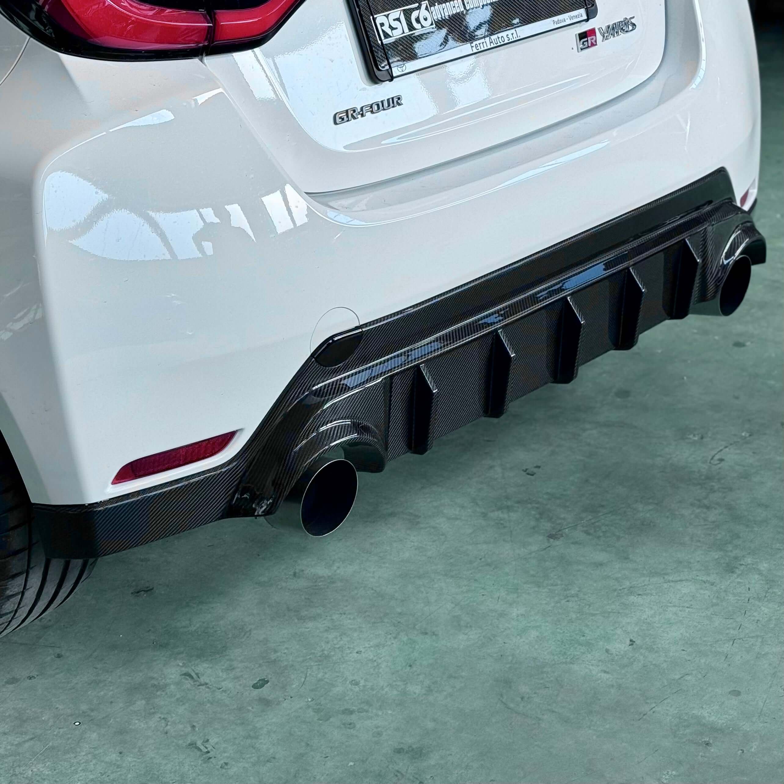 Rear Diffuser in Carbon Fiber for Toyota GR Yaris mk2 | RSI c6