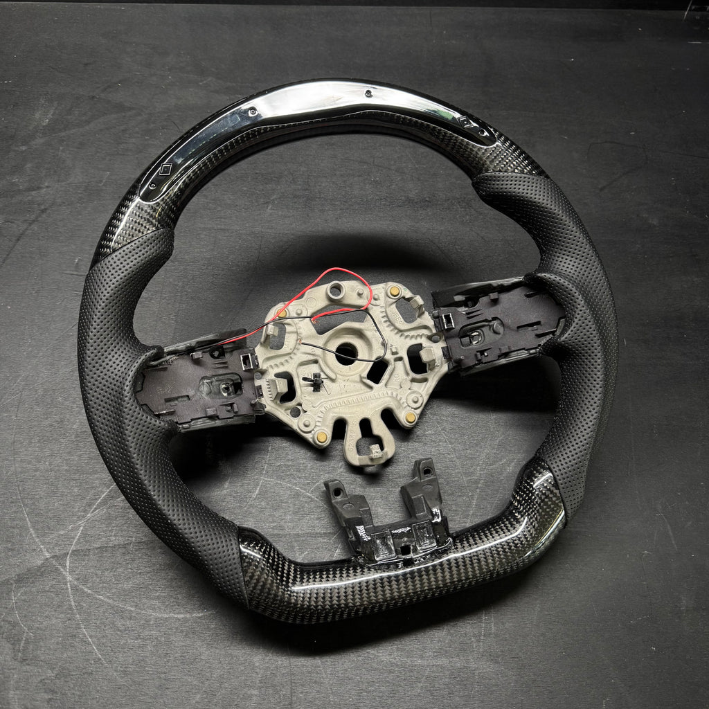 Steering Wheel Custom in Carbon Fiber with LED Display - MINI LCI F54 / F55 / F56 / F57 /F60 - RSI c6