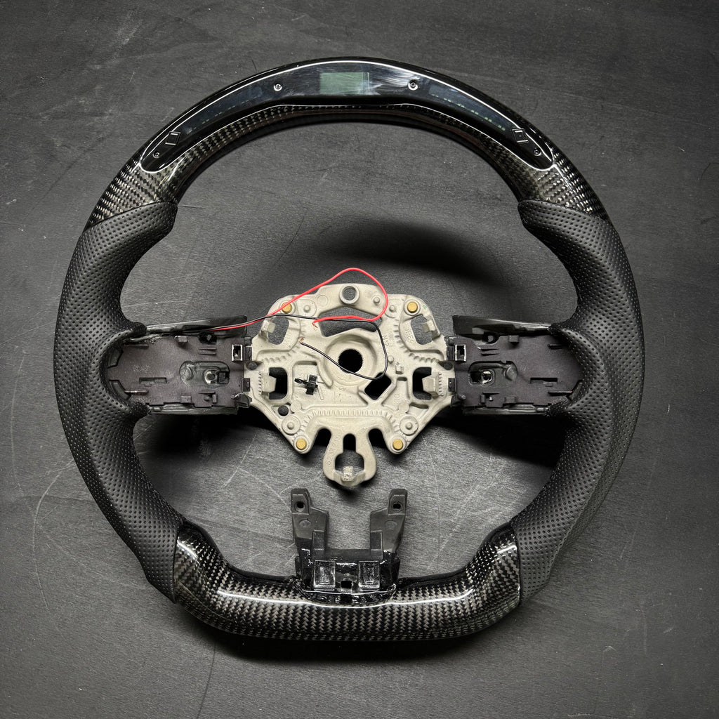 Steering Wheel Custom in Carbon Fiber with LED Display - MINI LCI F54 / F55 / F56 / F57 /F60 - RSI c6