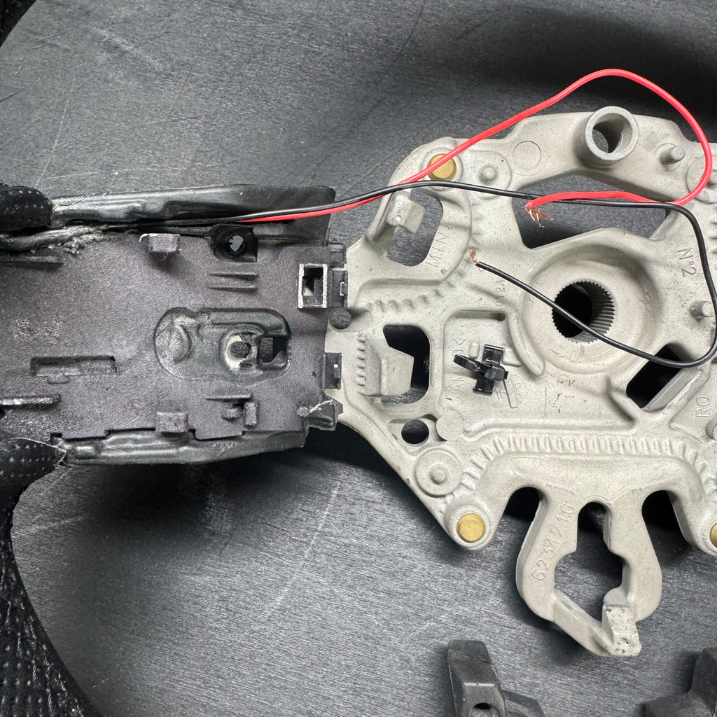 Steering Wheel Custom in Carbon Fiber with LED Display - MINI LCI F54 / F55 / F56 / F57 /F60 - RSI c6