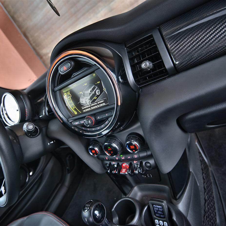 Dashboard in Carbon Fiber - MINI F55 / F56 / F57 / GP3 - RSI c6