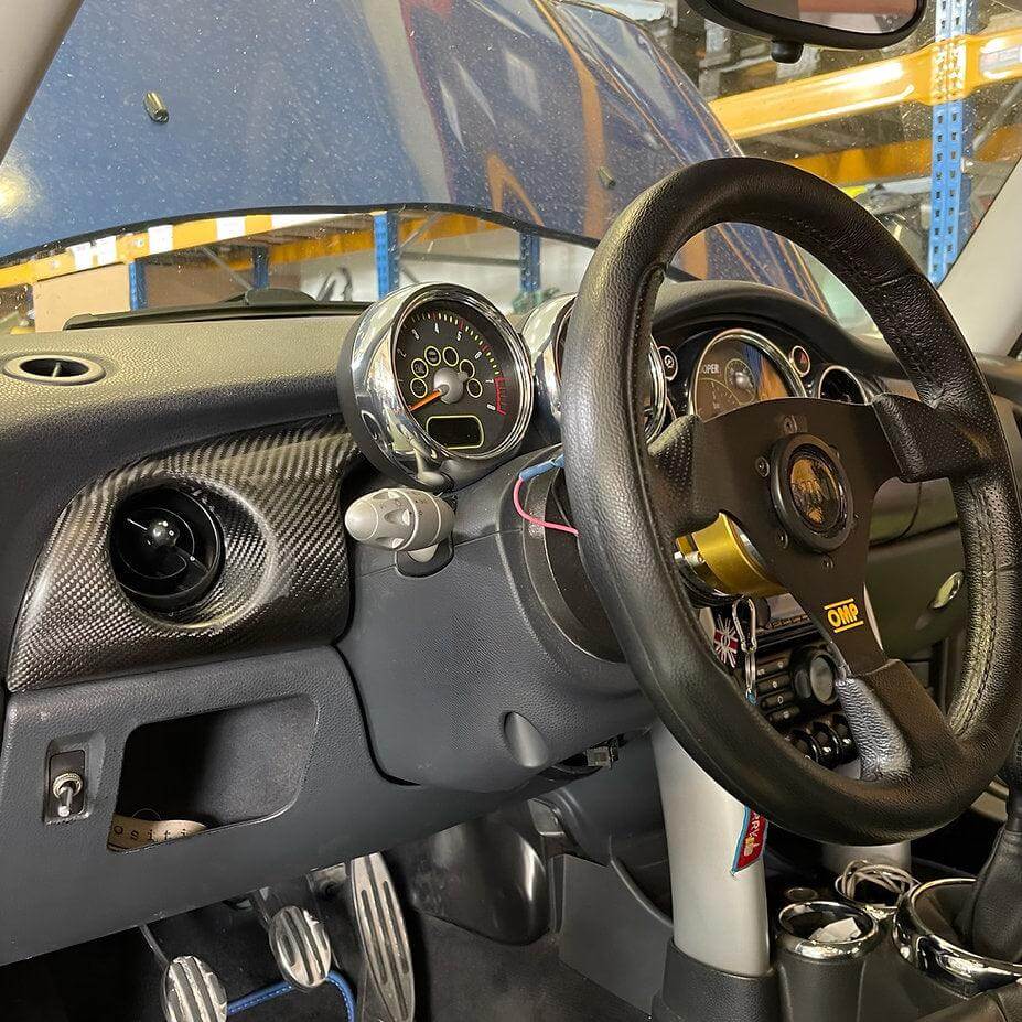 Dashboard in Carbon Fiber - MINI R53 Restyling - RSI c6