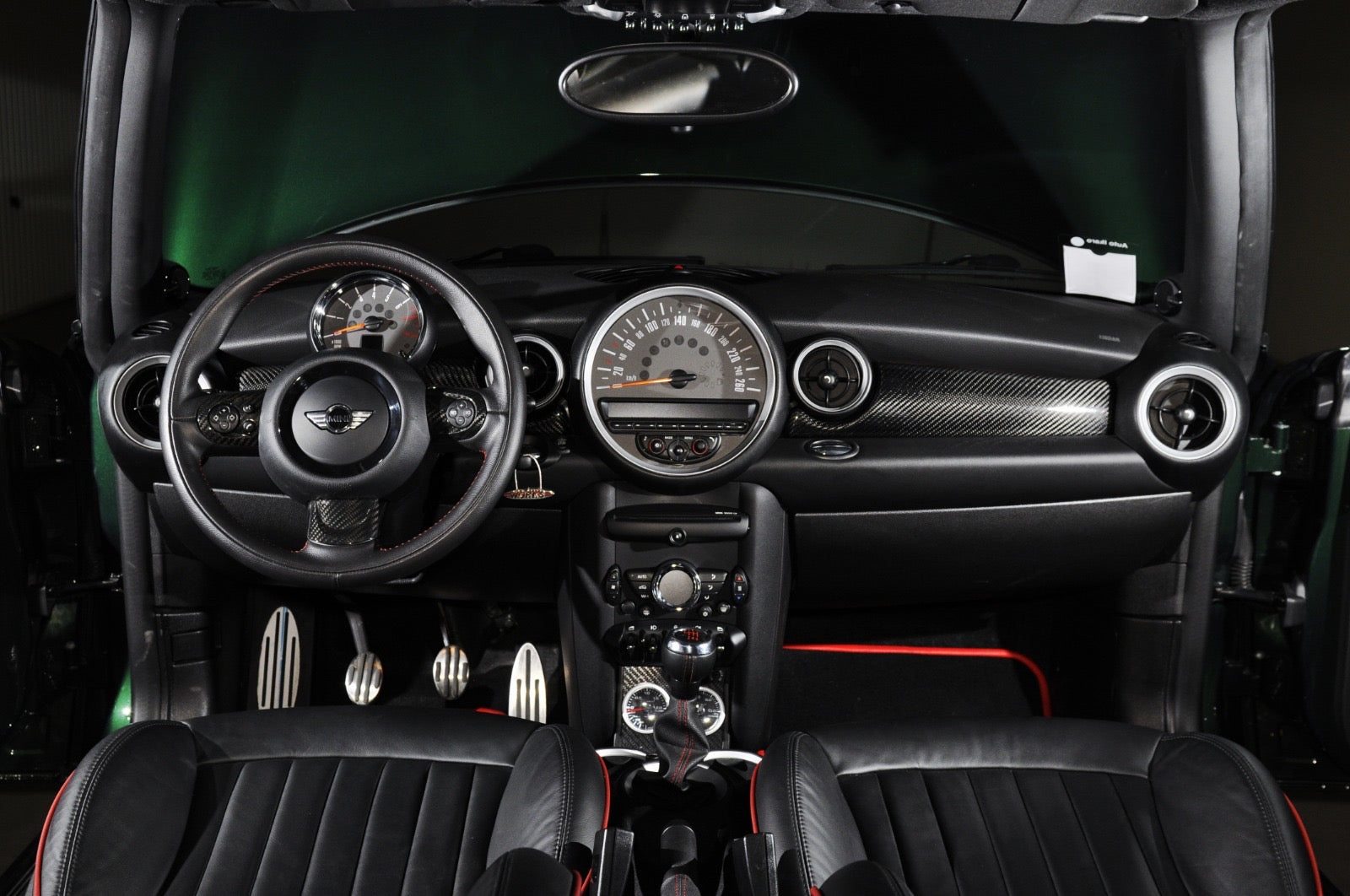 Dashboard in Carbon Fiber for MINI R55 / R56 / R57 / R58 / R59 by RSI c6