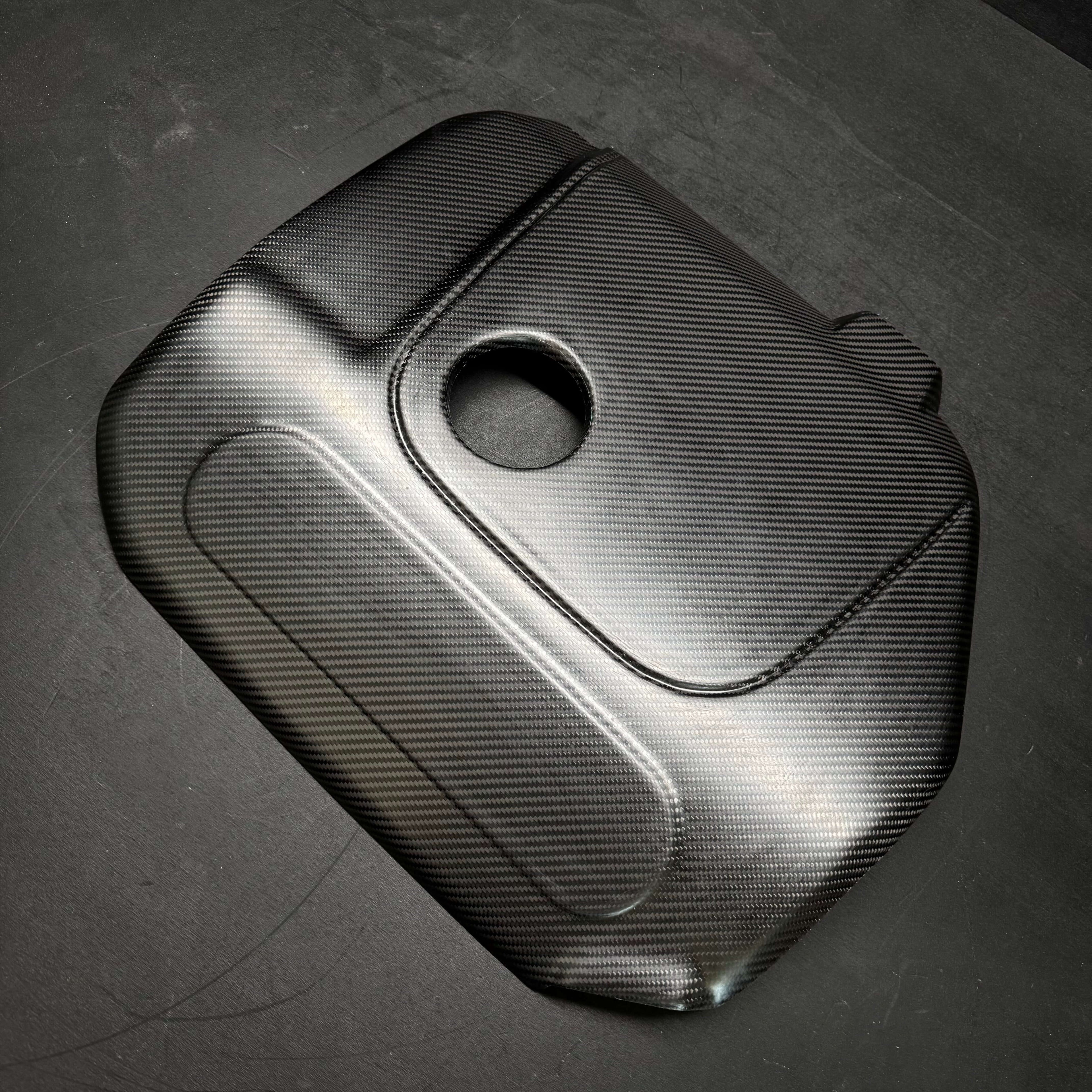 Engine Cover in Prepreg Carbon Fiber for  MINI JCW LCI F54 / F55 / F56 / F57 / F60 / GP3 by RSI c6 without logo