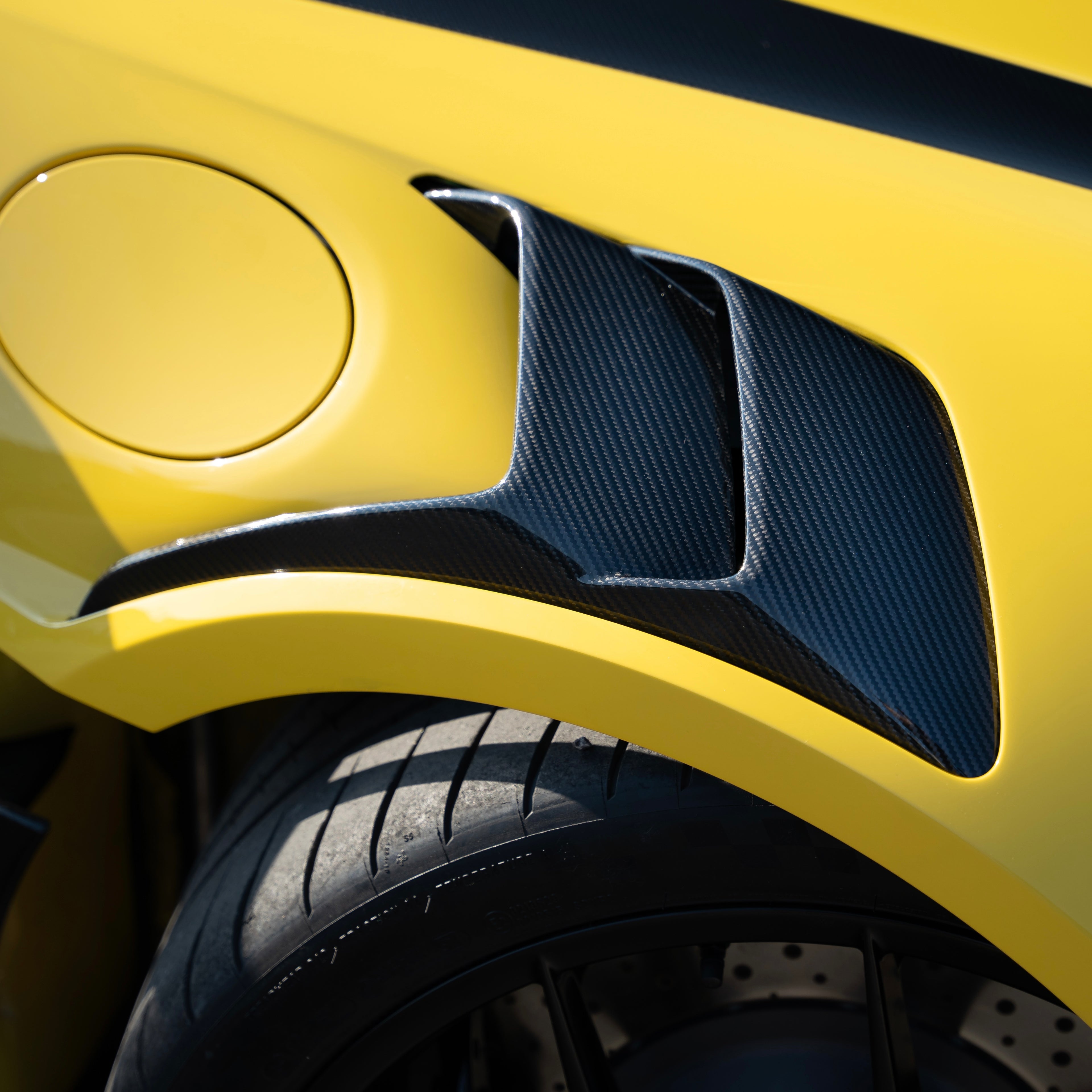 Fender Vents in Carbon Fiber for PORSCHE 911 GT3 RS (992) by RSI c6