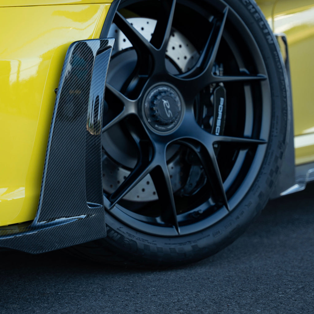 Front Lip with Uprights in Carbon Fiber for PORSCHE 911 GT3 RS (992) by RSI c6