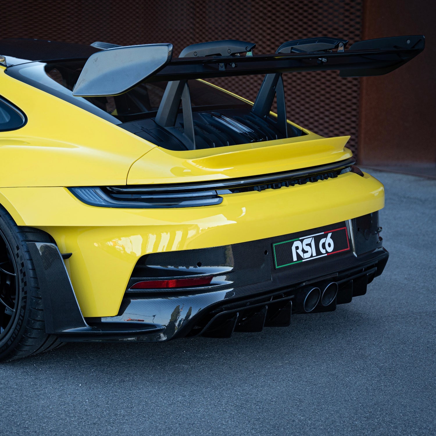 Rear Bumper in Carbon Fiber for PORSCHE 911 GT3 RS (992) by RSI c6