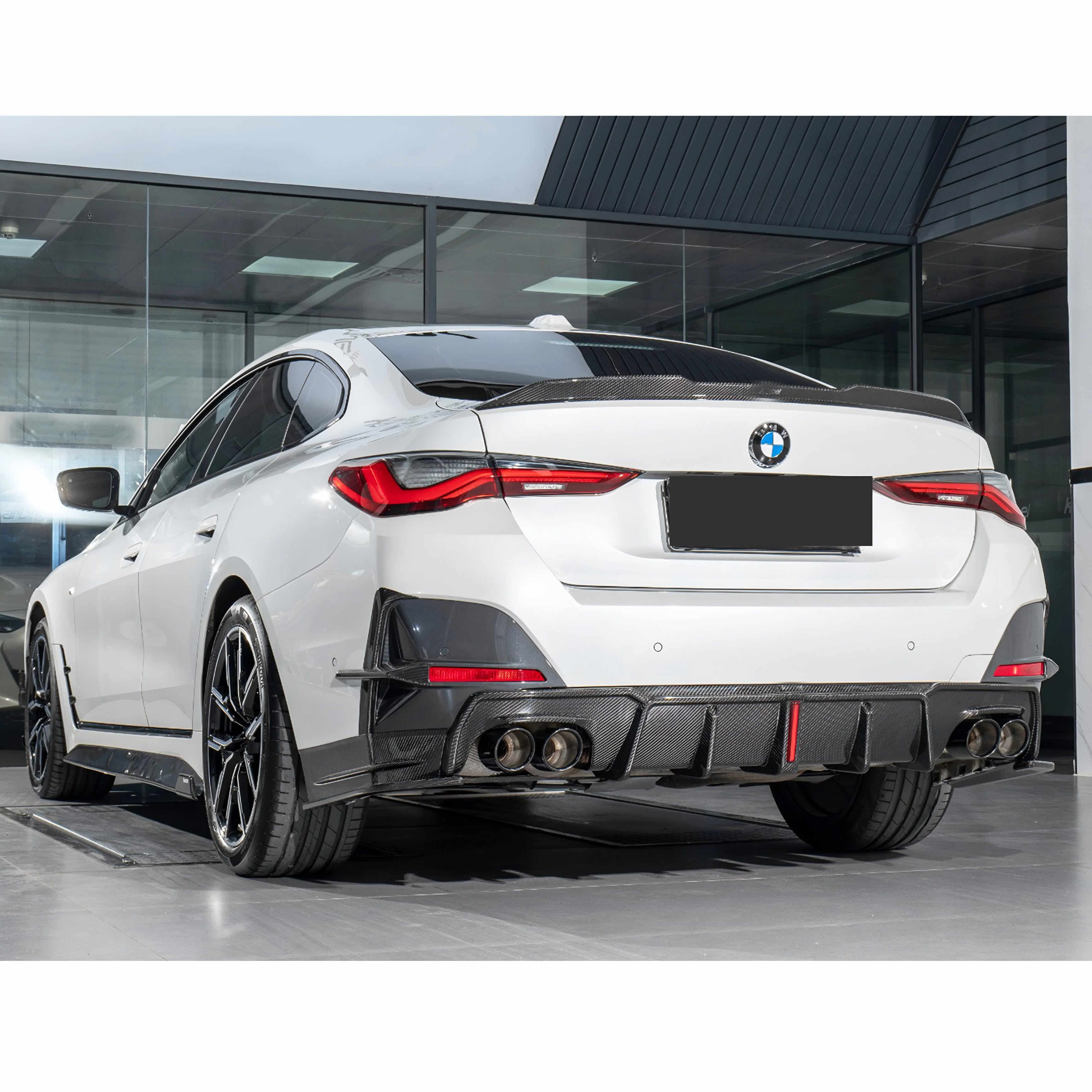 Rear Extractor Diffuser in Carbon Fiber - BMW 4 Series G26 Gran Coupè M440i 430i