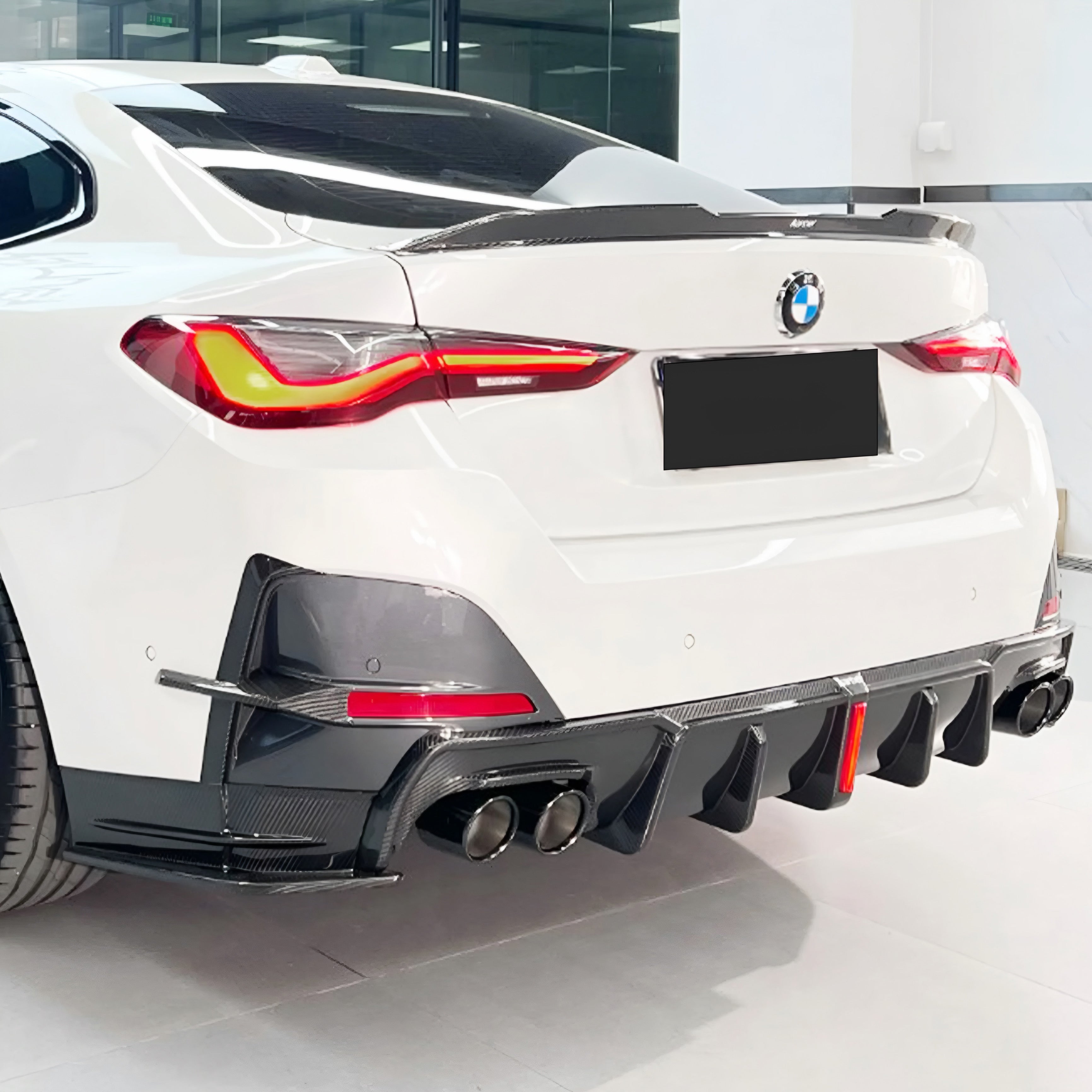 Rear Extractor Diffuser in Carbon Fiber - BMW 4 Series G26 Gran Coupè M440i 430i