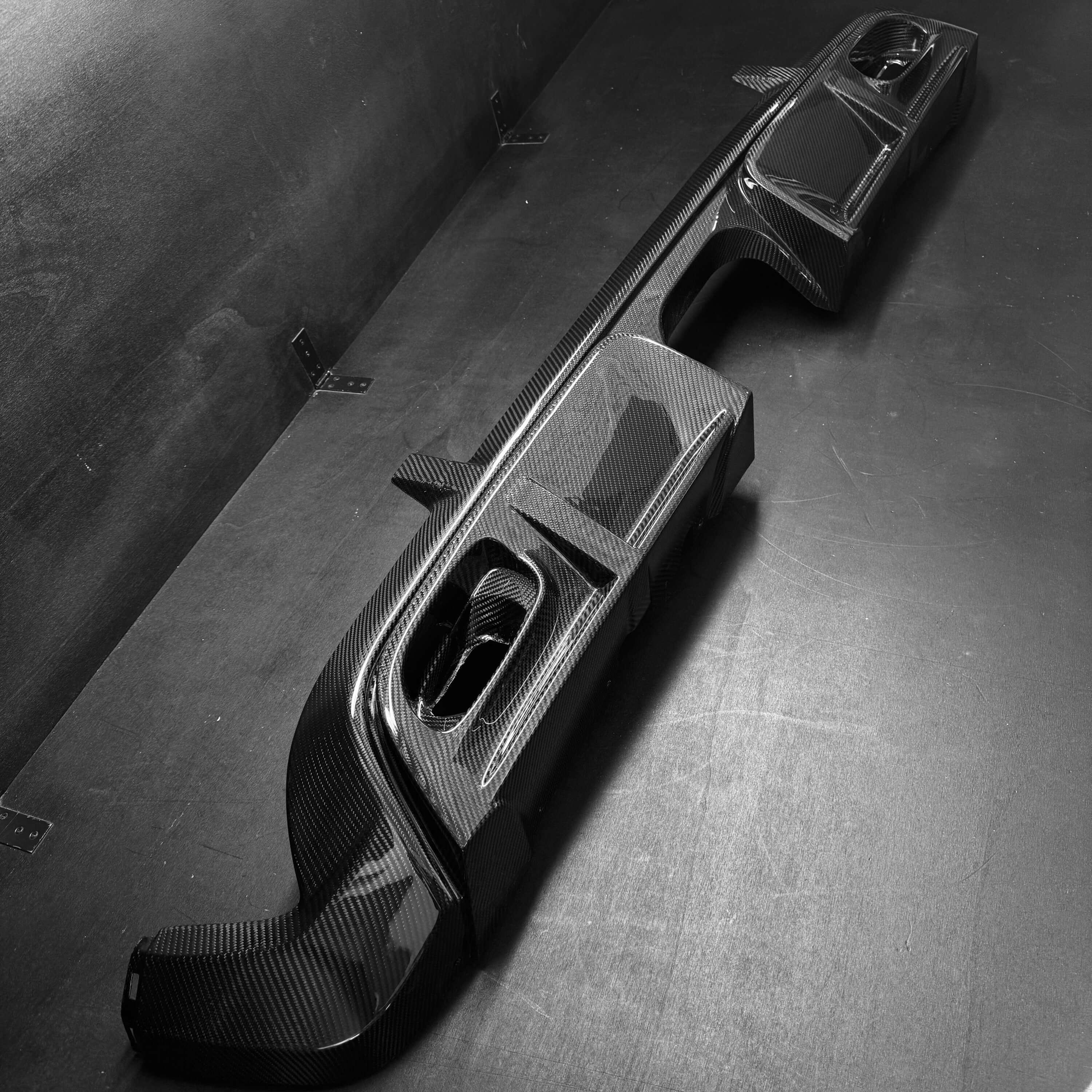 Rear Extractor Diffuser in Carbon Fiber - MINI GP3 – RSI c6