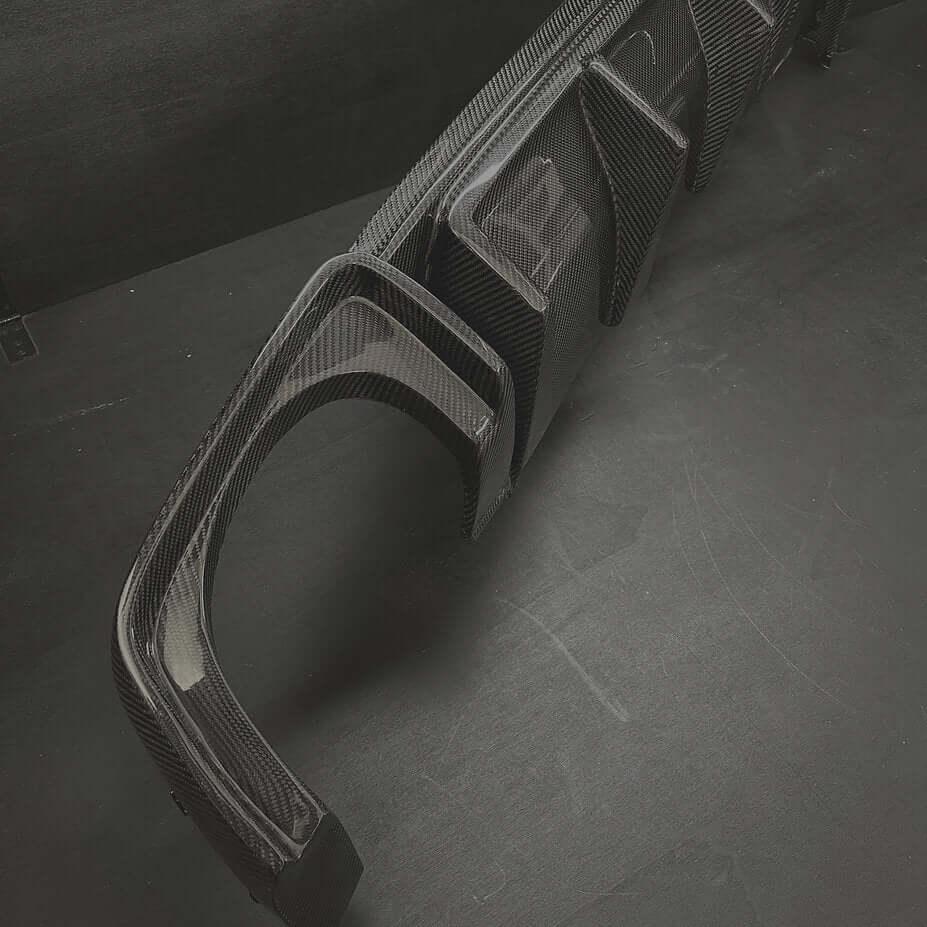 Rear Extractor in Carbon Fiber - AUDI TT / TTS / TT RS Pre FL 8S Mk3 - RSI c6