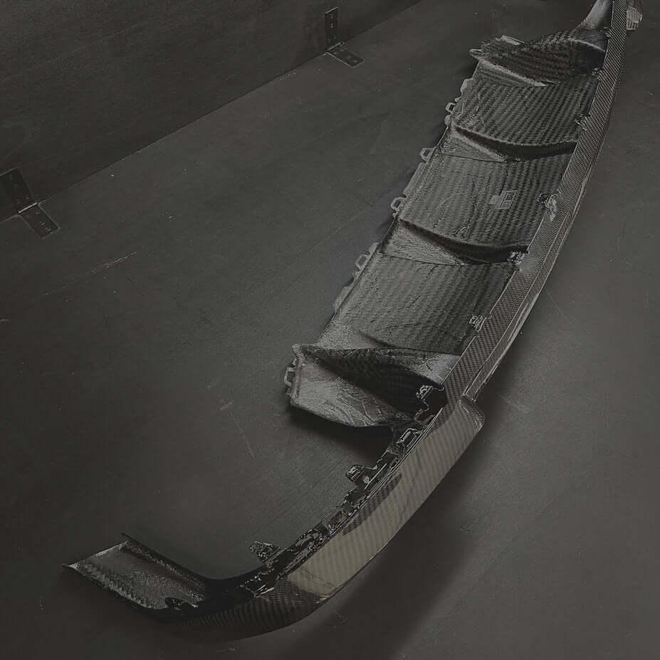 Rear Extractor in Carbon Fiber - AUDI TT / TTS / TT RS Pre FL 8S Mk3 - RSI c6