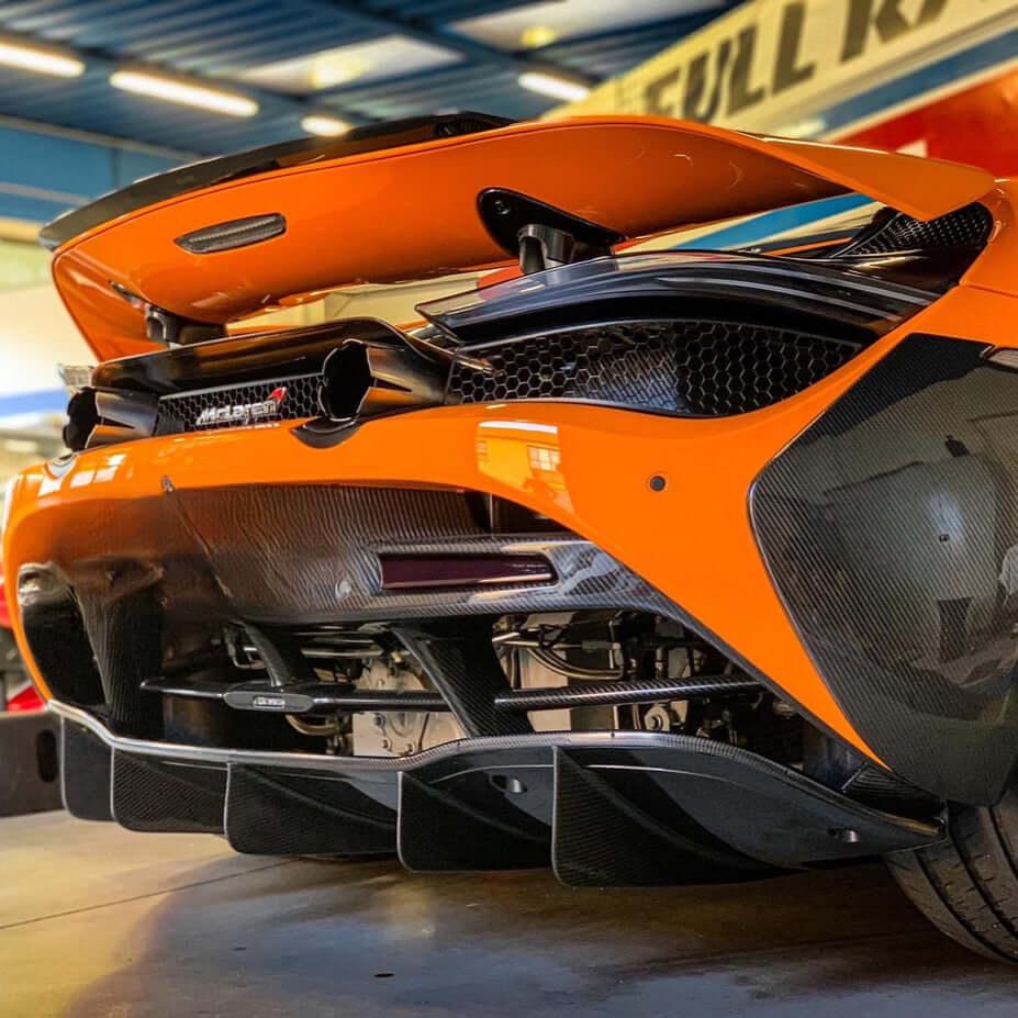 Rear Extractor Fins in Carbon Fiber - MCLAREN 720S - RSI c6