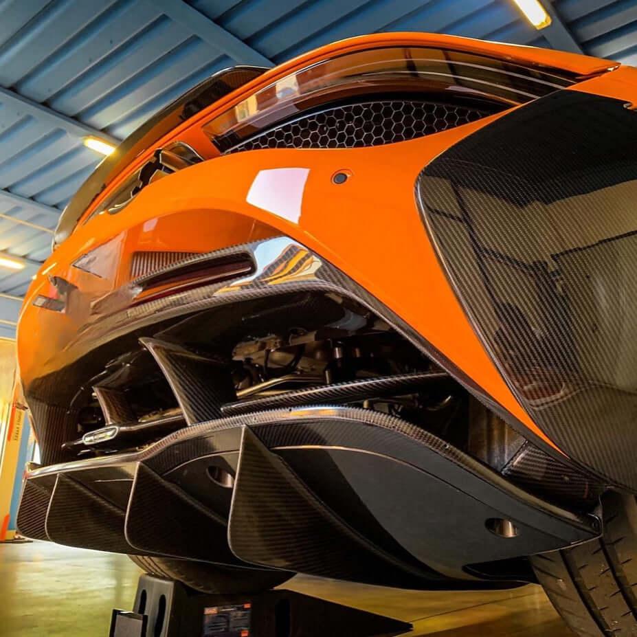 Rear Extractor Fins in Carbon Fiber - MCLAREN 720S - RSI c6