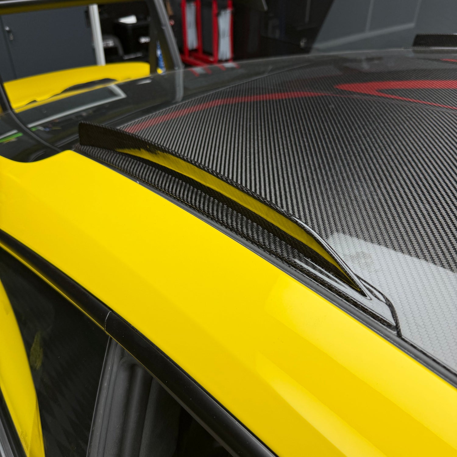 Roof Flaps in Carbon Fiber for PORSCHE 911 GT3 RS (992) by RSI c6