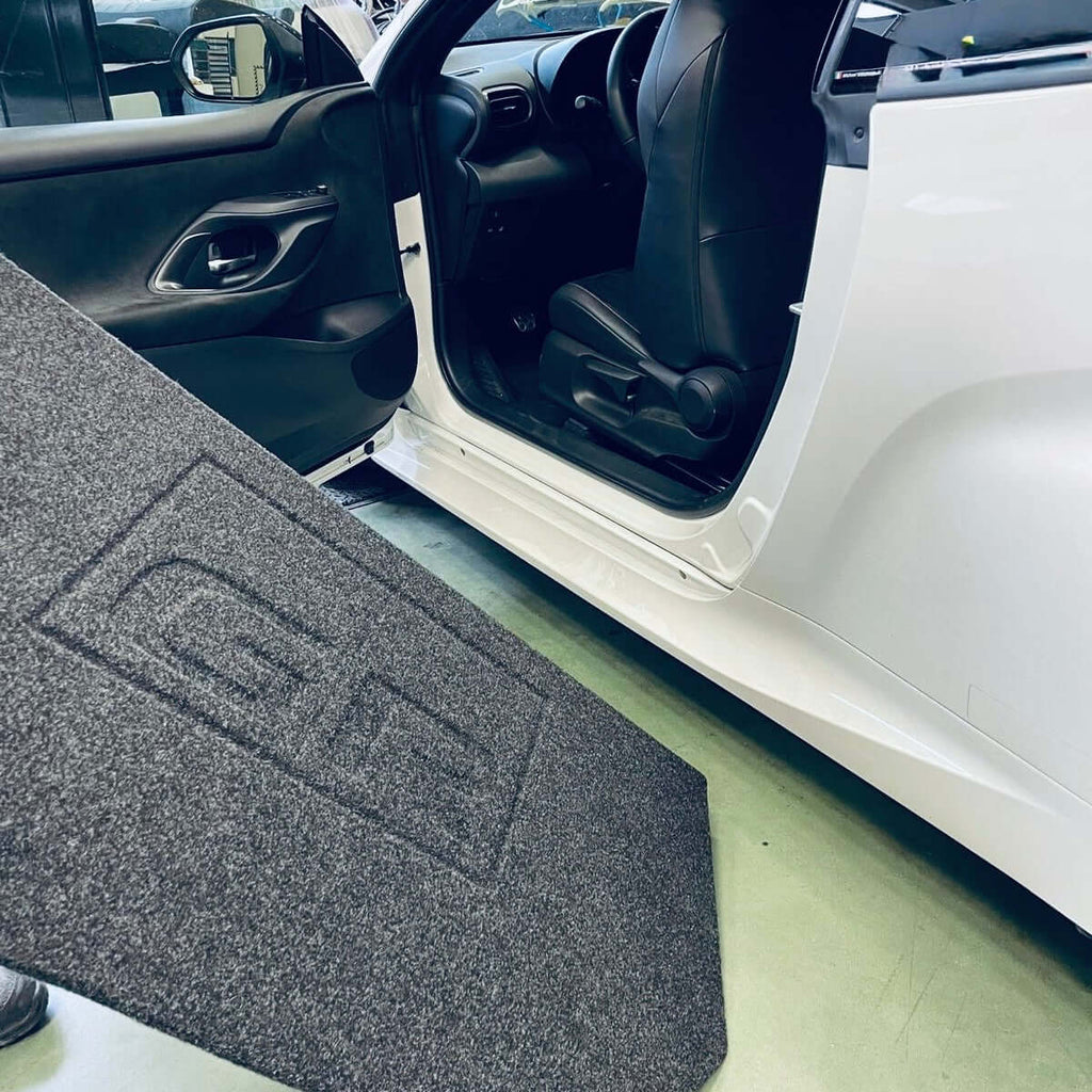 Rear Seat delete with GR logo by RSI c6
