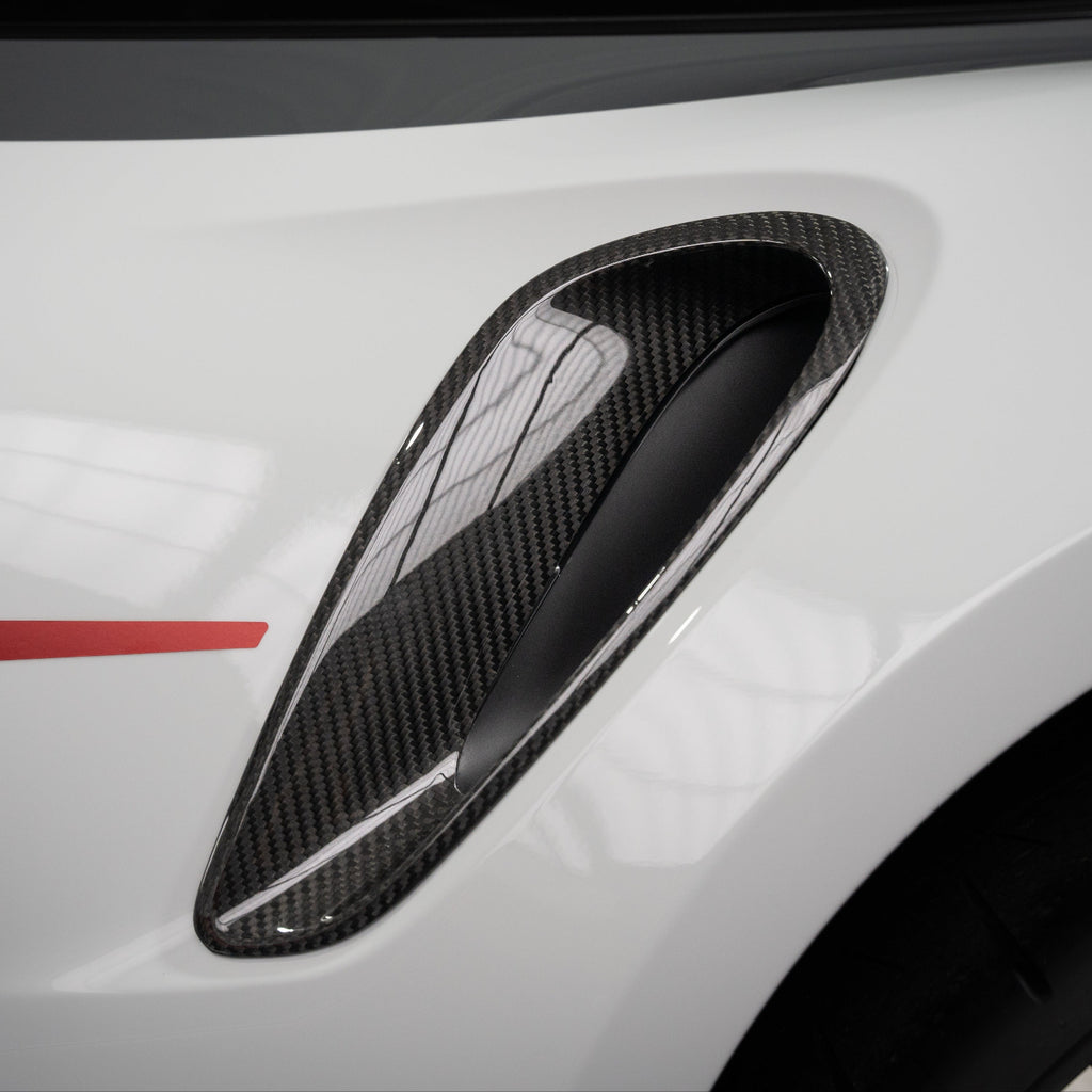 Side Intakes in Carbon Fiber for PORSCHE 911 GT3/GT3 RS (992) by RSI c6