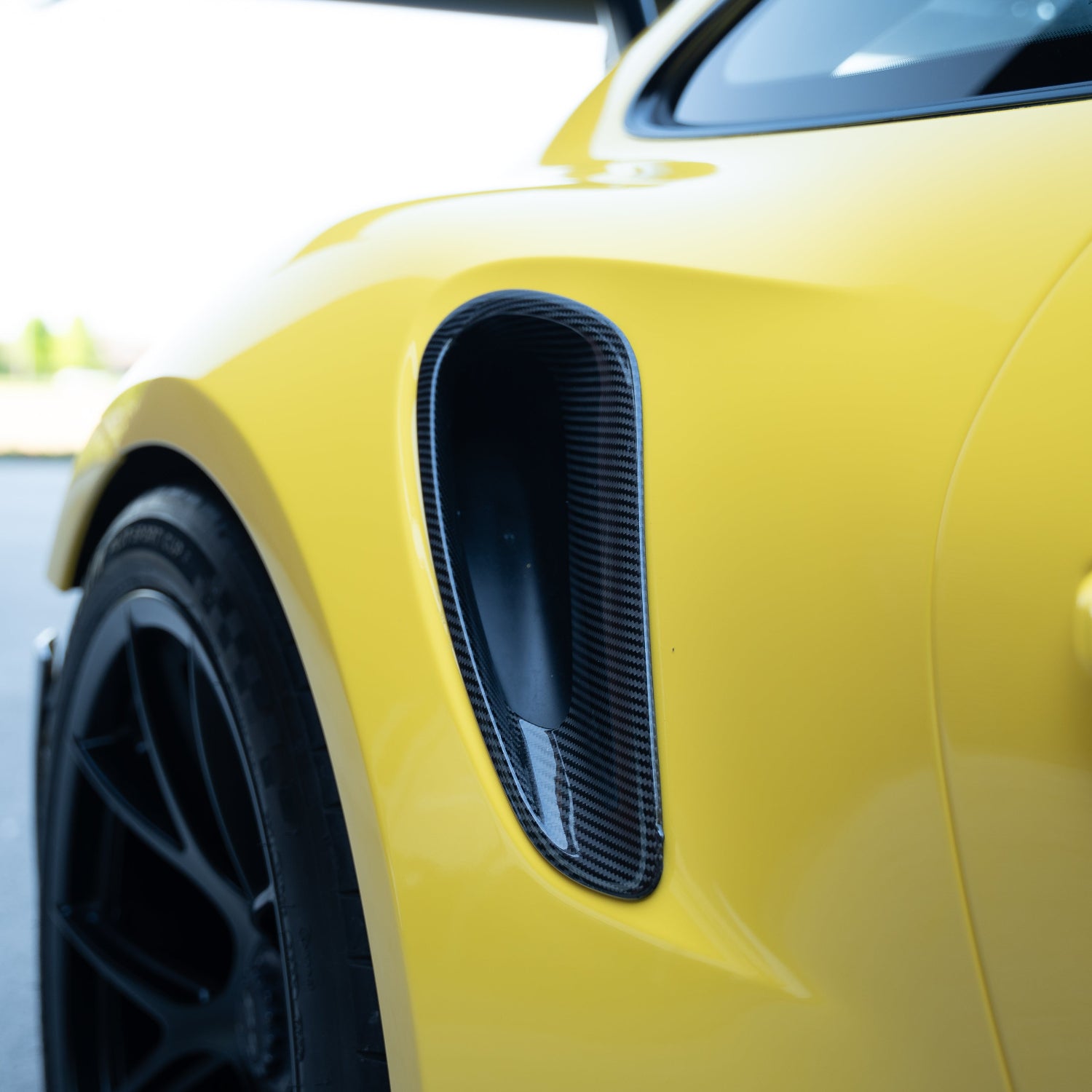Side Intakes in Carbon Fiber for PORSCHE 911 GT3/GT3 RS (992) by RSI c6