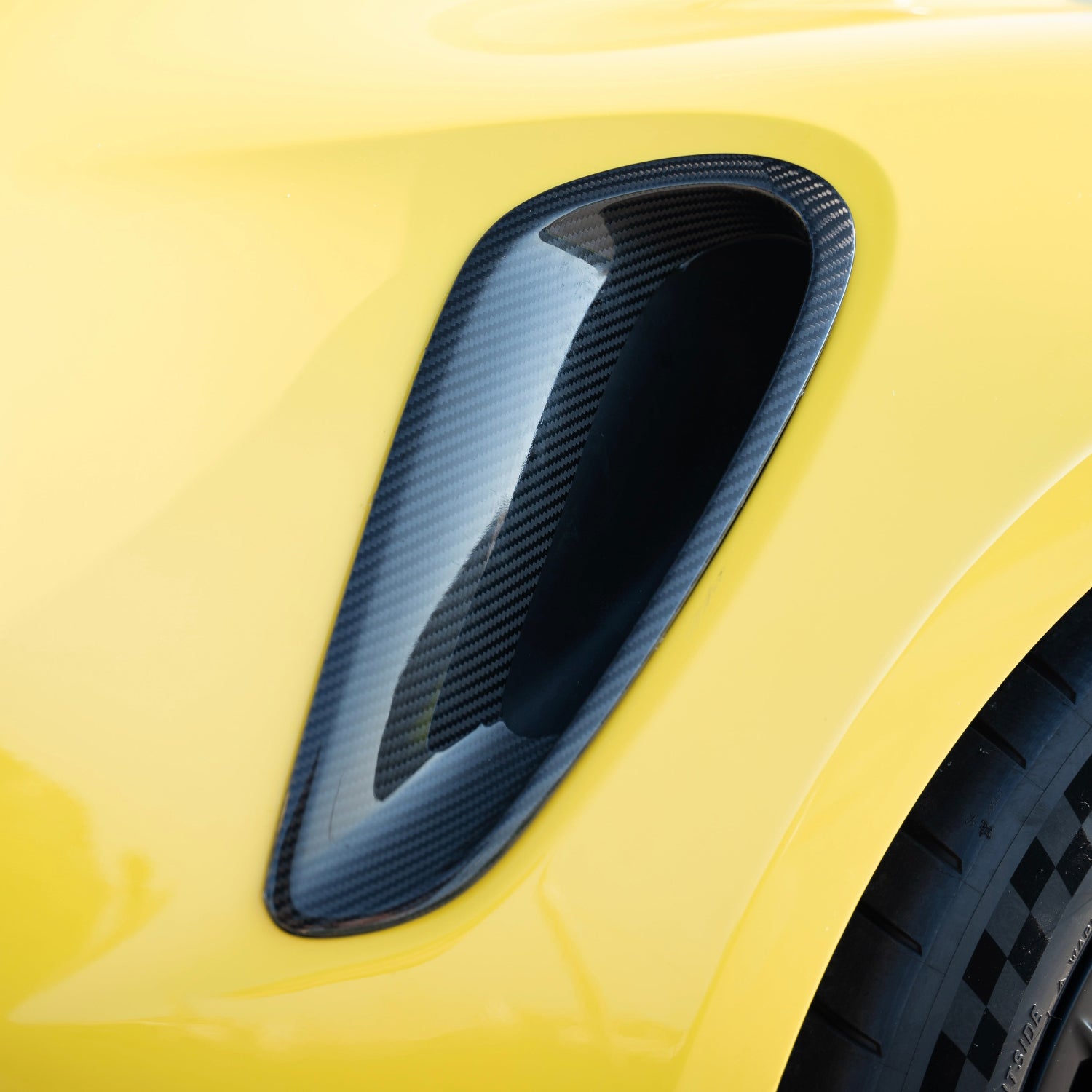 Side Intakes in Carbon Fiber for PORSCHE 911 GT3/GT3 RS (992) by RSI c6
