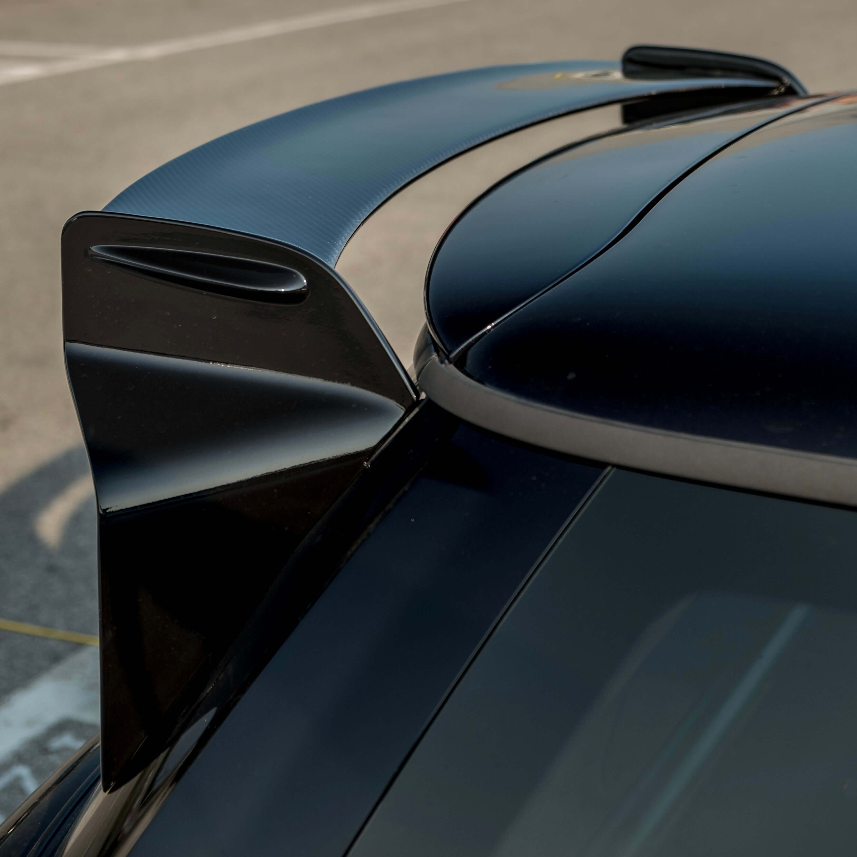 GP Style Spoiler in Carbon Fiber blade and black sides for MINI R50/R53/R56 by RSI c6