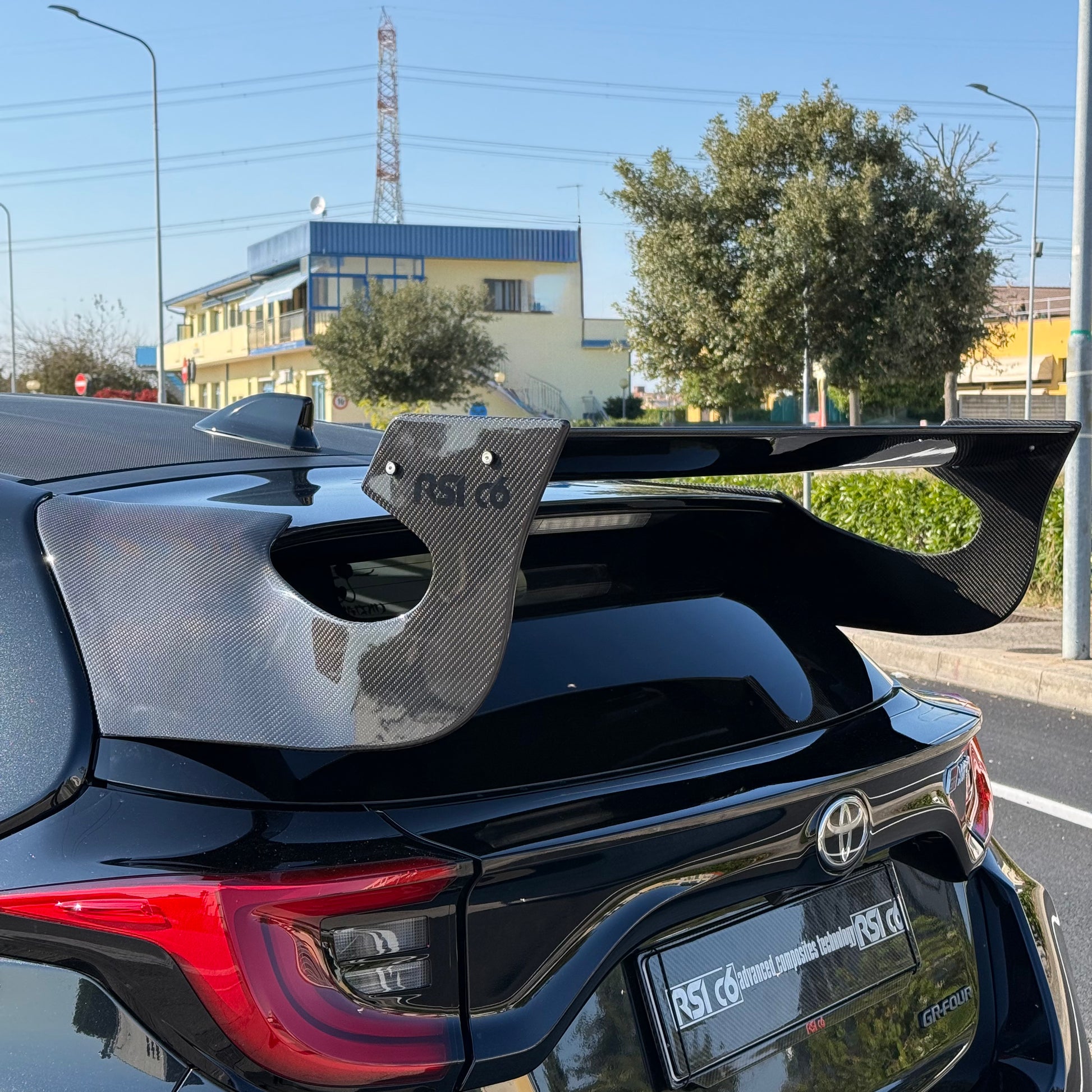 Spoiler “Rally 2 Style” in gloss Carbon Fiber without adjustable kit for Toyota GR Yaris by RSI c6