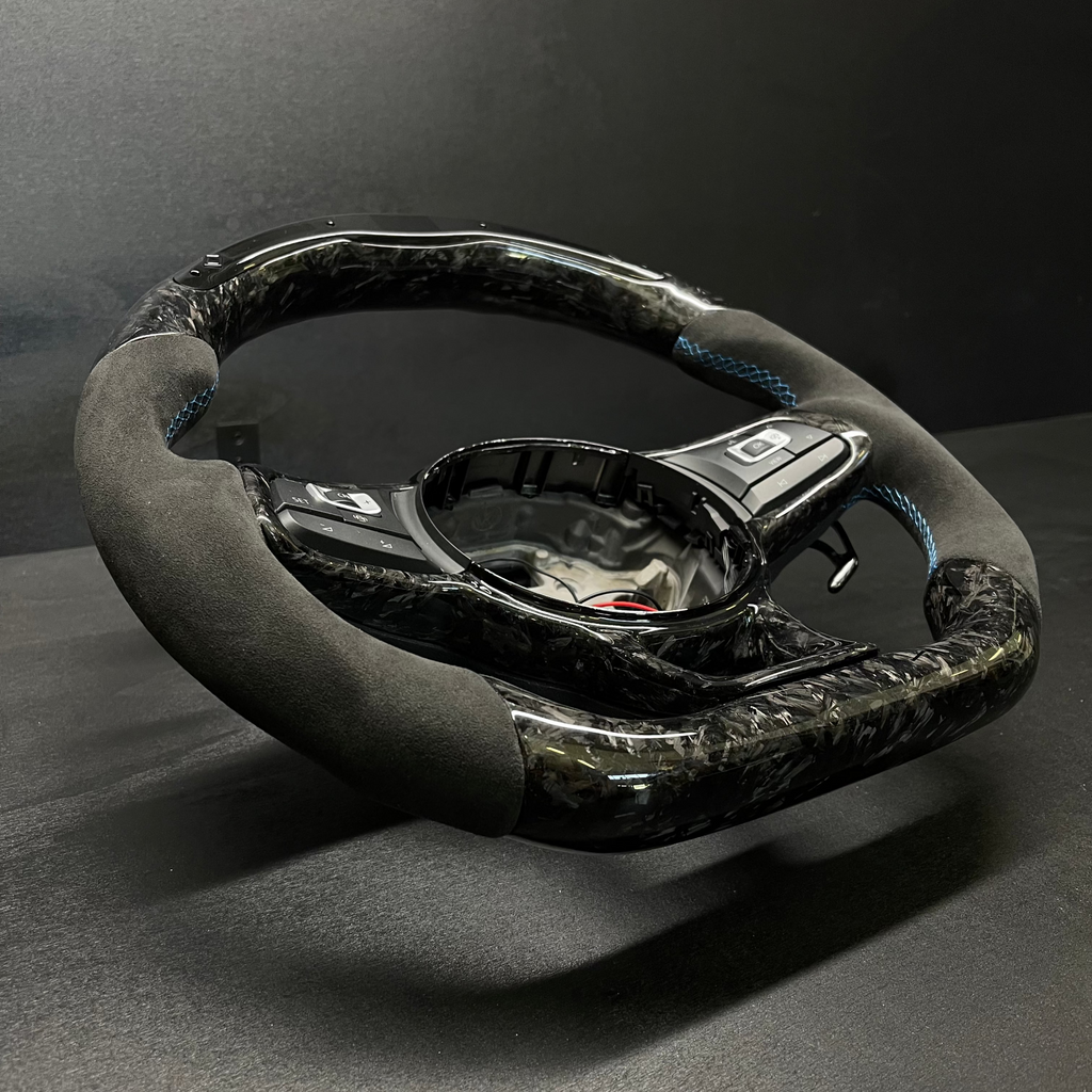 Steering Wheel Custom in Carbon Fiber or Forged Carbon - VW Golf Mk 7 / 7.5 - RSI c6