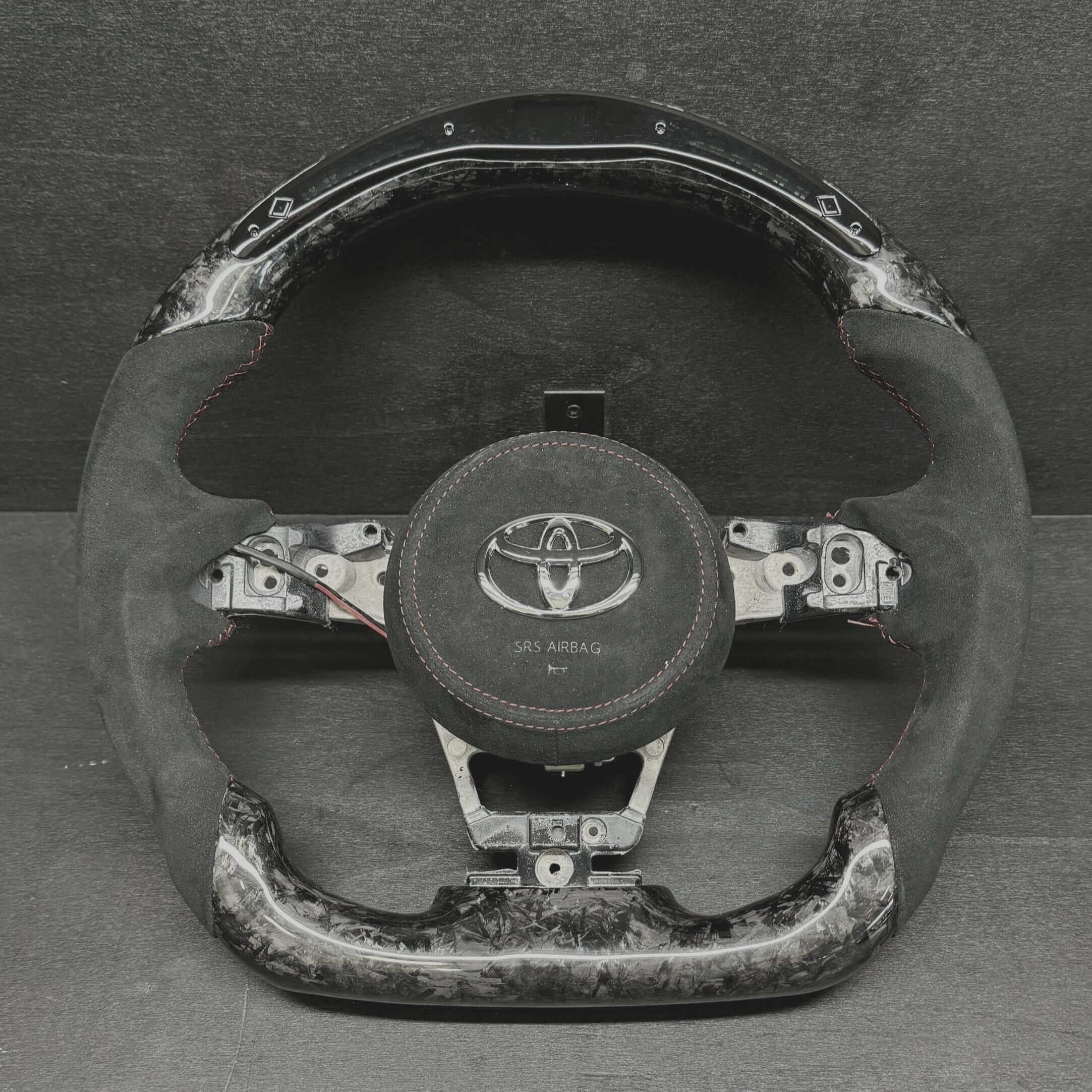 Steering Wheel Custom in Carbon Fiber/Forged Carbon - Toyota GR Yaris - RSI c6
