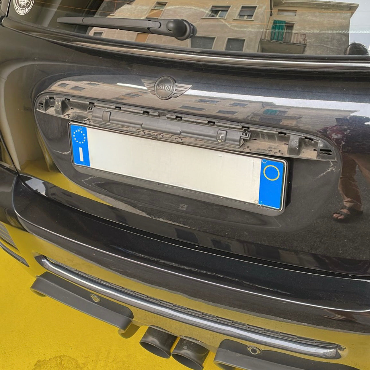 Trunk Handle in Carbon Fiber for MINI R56 / R57 / R58 / R59 by RSI c6